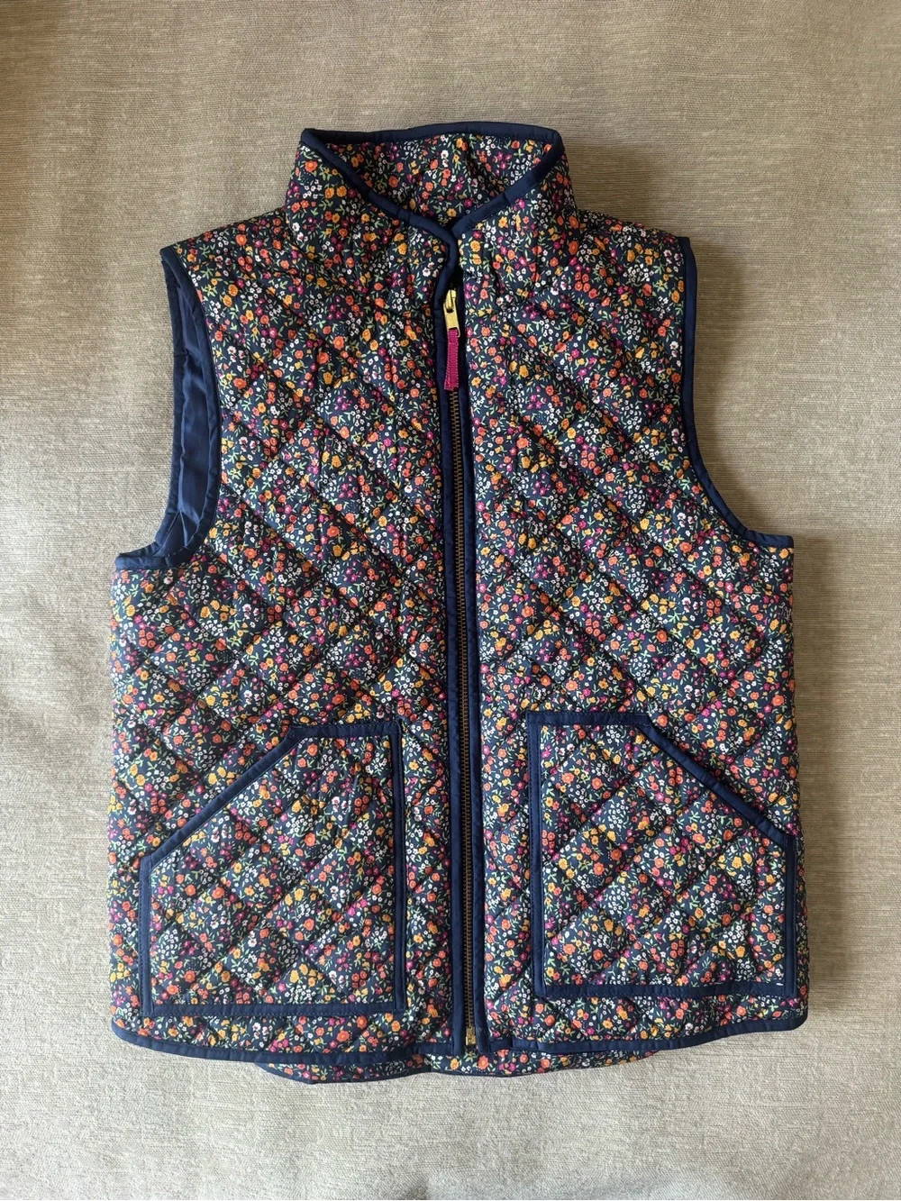 rewcuts Girls Quilted Floral Puffer Vest Navy Multicolor Zip Front Pockets M
